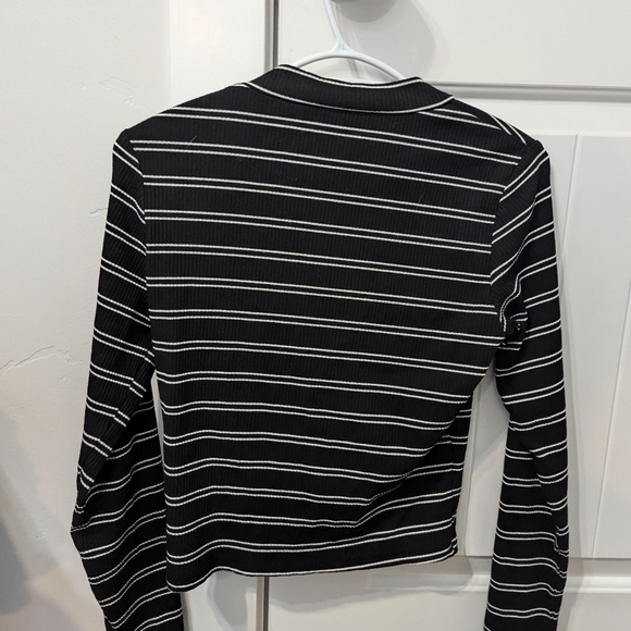 Disturbia Slash Cropped Cardi - Picture 3 of 4